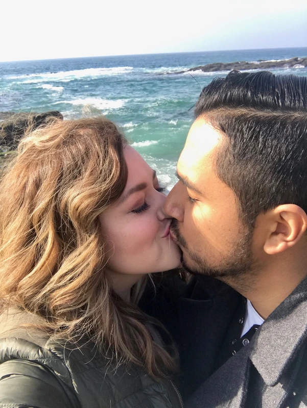 A kiss by the coast